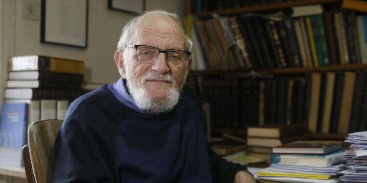 פרופ' הלל פורסטנברג. צילום: AFP תורת המספרים: מגרמניה הנאצית לזכייה בפרס יוקרתי