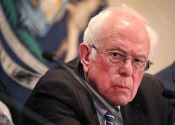 סנדרס. צילום: AFP המעצמה הנרדמת: ארה"ב מתעוררת באיחור למאבק בקורונה