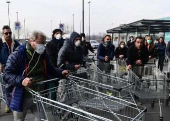 נגיף הקורונה: רבני אירופה מתריעים מפני נישוק ספרי תורה ומזוזות