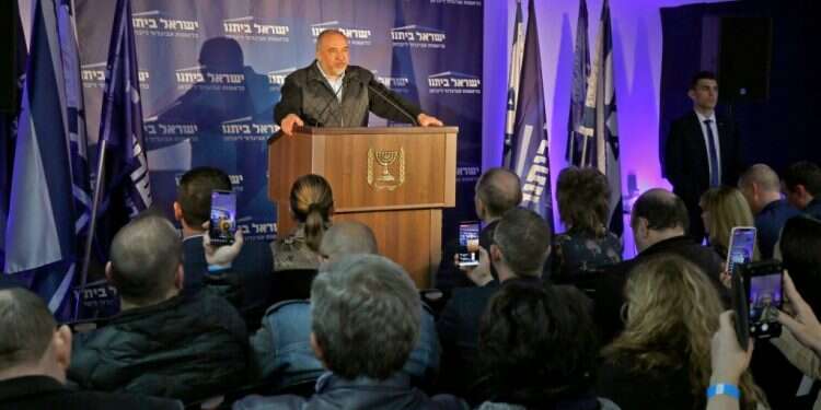 אביגדור ליברמן במטה ישראל ביתנו. צילום: AFP