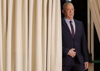 גנץ ונתניהו מושכים, והקרע ממשיך לגדול