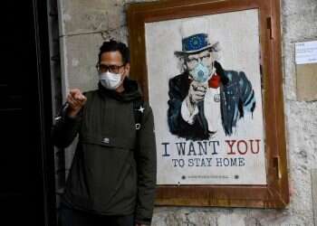 המאבק בקורונה: הסגר או 100 אלף נדבקים ביום