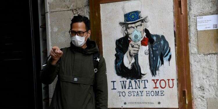 המאבק בקורונה: הסגר או 100 אלף נדבקים ביום