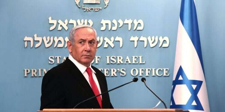 ראש הממשלה נתניהו במסיבת עיתונאים על מגפתה קורונה, מרץ 2020. צילום: AFP בדרך לממשלת חירום? ראשי הסיעות יתייצבו בבית הנשיא