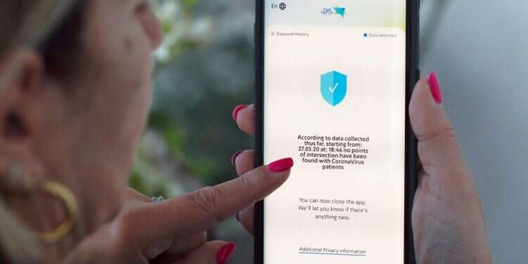 אפליקציית המגן. צילום: AFP בעקבות הפרסום במקור ראשון: אפליקציית המגן תורגמה לצרפתית