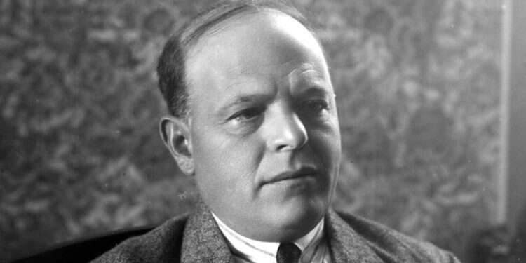 חיים נחמן ביאליק. צילום: אברהם סוסקין פגישת הגאון הרוגצ'ובי עם המשורר ביאליק