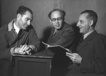 כך הוצלו כתבי קפקא משריפה