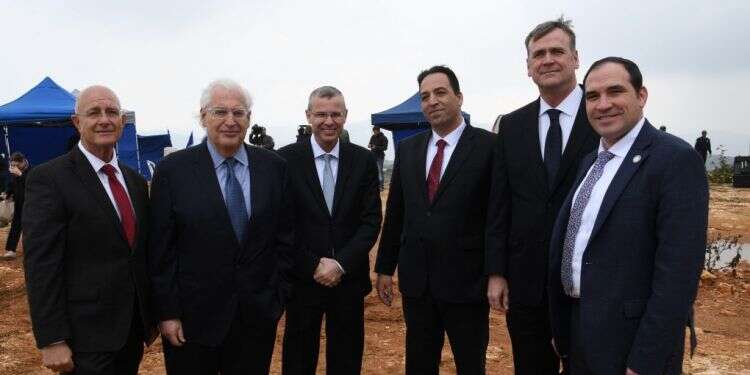 ועדת המפות באריאל. צילום: דיוויד אזגורי - שגרירות ארה לקראת תוכנית המאה: סדרת אישורי בנייה ביו"ש וירושלים