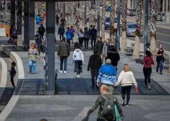 למה תל-אביבים בטיילת עדיפים על חרדים בבית כנסת?