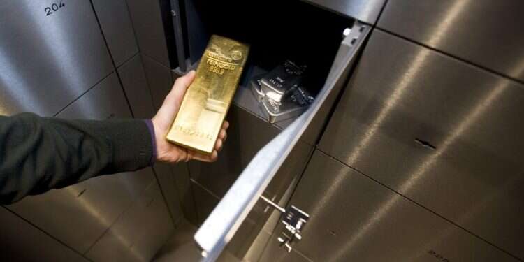 יצרני הזהב בעולם מתקשים לעמוד בביקוש – ובתנאי הסגר