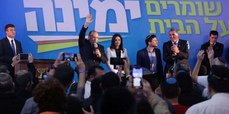 מטה ימינה. צילום: אבישג שאר ישוב השר בנט: "הימין ניצח בלי לירות בתוך הנגמ"ש"