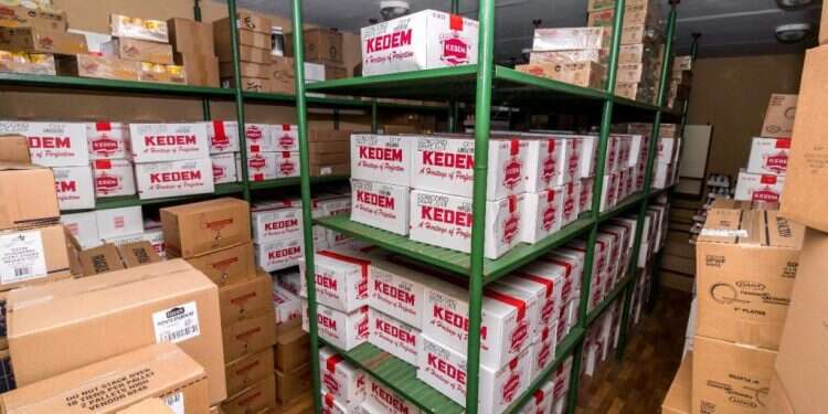 "איך נחגוג פסח?" משלוח מזון נתקע בדרכו לקהילת בלרוס