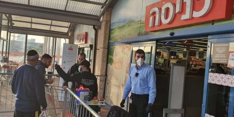 משטחים, לחצנים וידיות: מדבק או לא?