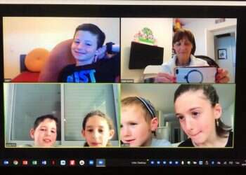 אהבה דיגיטלית: שערי הזום פתחו בפנינו דרך לסבתאות חדשה