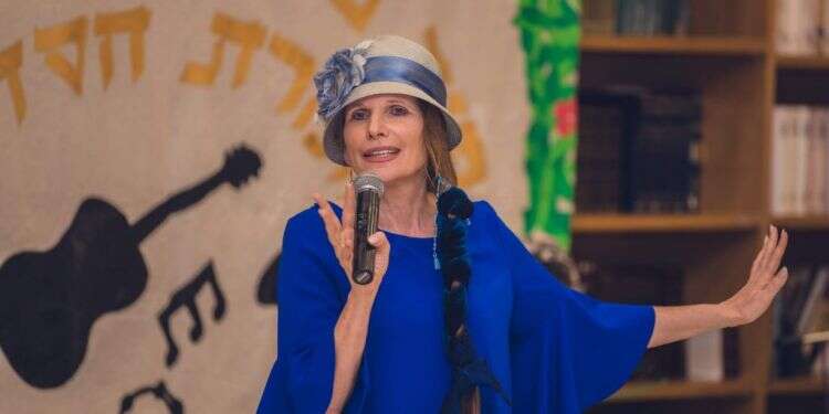 "אם אי אפשר לבוא לבית המדרש, נביא אותו לאנשים הביתה"