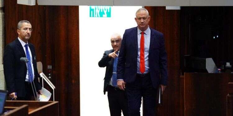 לפיד, יעלון וליברמן נפלו בפח של עצמם