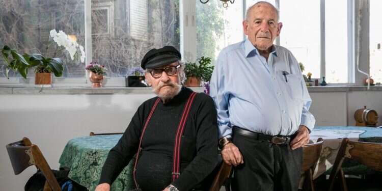 מרדכי רוטנברג וגדעון קלופשטוק. צילום: אוליבייה פיטוסי, פלאש 90 יחידת פעולות התגמול שצה"ל ניסה לשכוח ולהשכיח