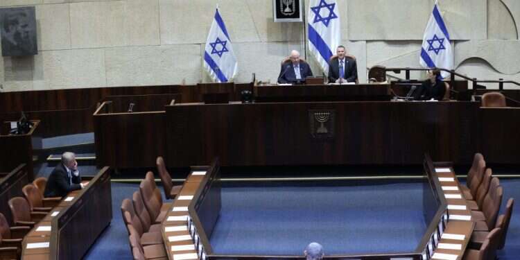 נתניהו וגנץ בהשבעת הכנסת ה-23. צילום: דוברות הכנסת, גדעון שרון אין חדש תחת הקורונה: ימין, שמאל אמונה ואתאיזם