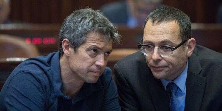 האוזר והנדל. צילום: נעם ריבקין פנטון לא הולכים בתלם: מאחורי המאבק של הנדל והאוזר