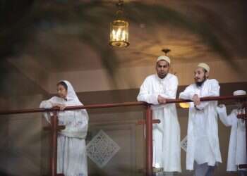 מסגד בלב הכפר: כשאנגליה קולטת את האיסלאם