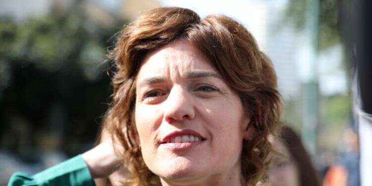 ליד הקבר של עראפת. תמר זנדברג. צילום: גדעון מרקוביץ נוה דרומי: קול ימני במעוז השמאל