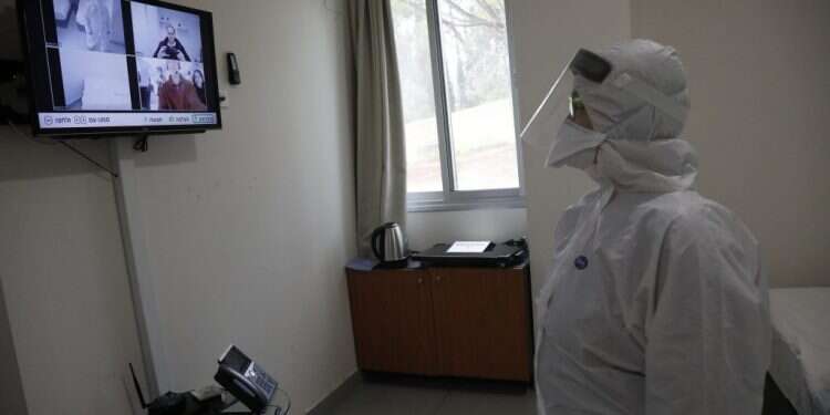 ראש הממשלה נתניהו ושר הבריאות ליצמן
בסיור בתל השומר. צילום שאול גולן הפקידים חוששים מהקורונה: עבודה מהבית או עבודה בעיניים?