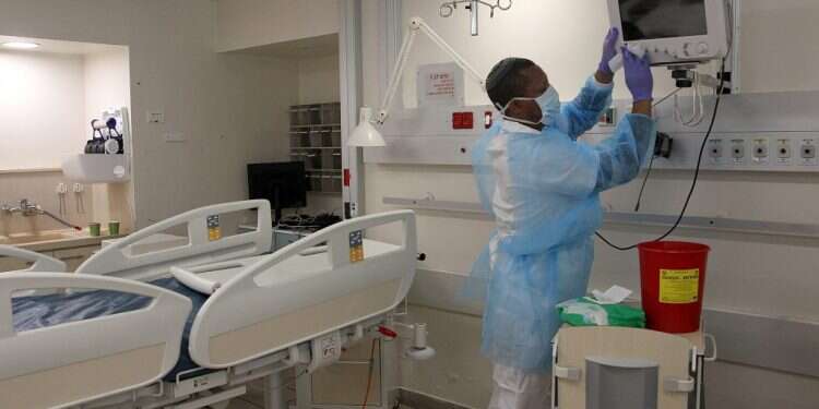 מחלקה המוסבת למחלקת קורונה. אילוסטרציה. צילום: קוקו העלייה בנדבקי הקורונה מחייבת: העבירו את המעקב לידי החולים