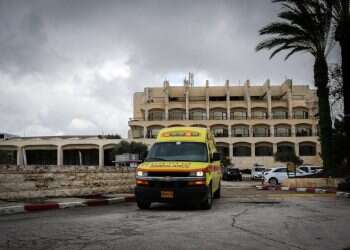 "המלונות לחולי קורונה הפכו למתחמי כלא מסוכנים"