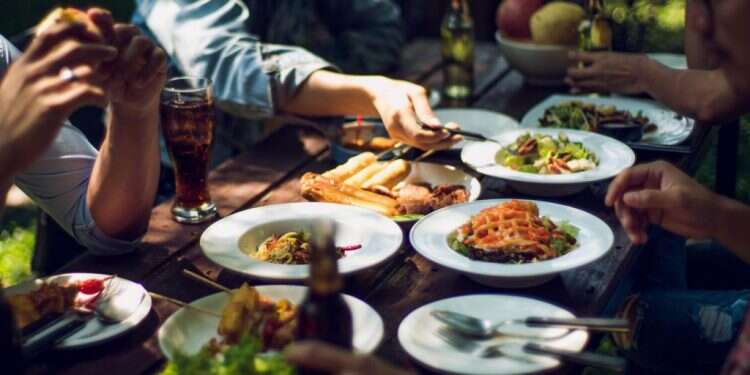 השעה החמישית היא שעת מאכל כל אדם. צילום: שאטרסטוק האוכל והנפש: מה לומדים חז"ל משעת ארוחת הבוקר שלנו?