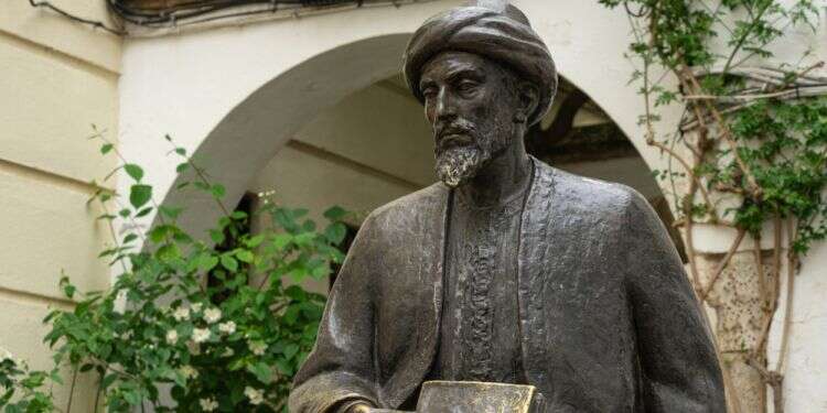 פסל שמיוחס לרמב שיחה עם הרמב"ם על פשרם של מלאכים