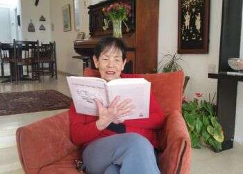 "ההזדקנות היא חלק מהעולם, ולכן יכולתי לכתוב ספר בהומור"