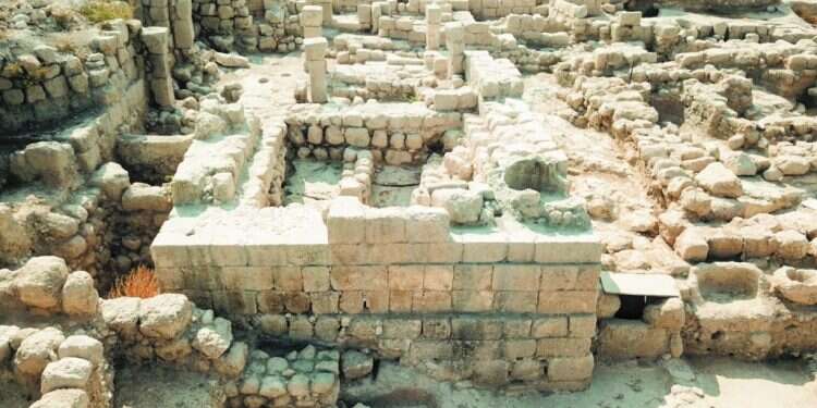 בית הכנסת העתיק שנחשף בתל בית־שמש יפורק