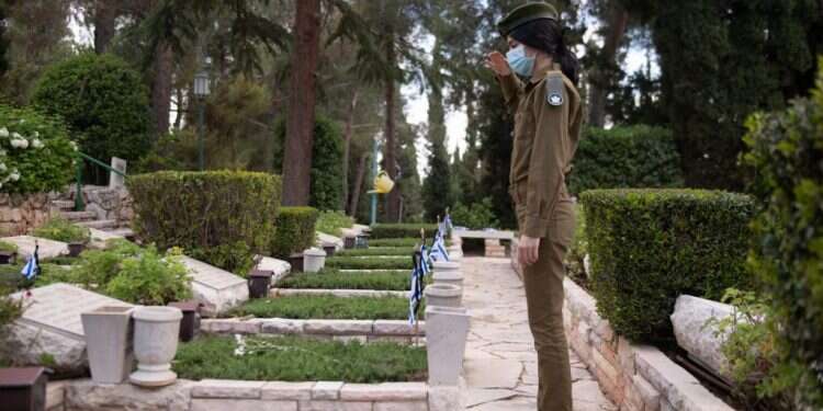 הפוליטיקאים שלנו אינם "ראויים לקורבנם של הנופלים"