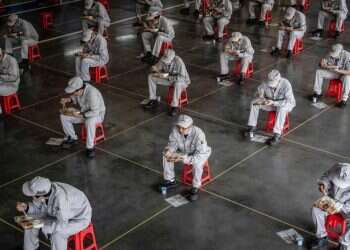 מאבק במגפה ובתודעה: הקורונה חידדה את העימות הפנימי בסין