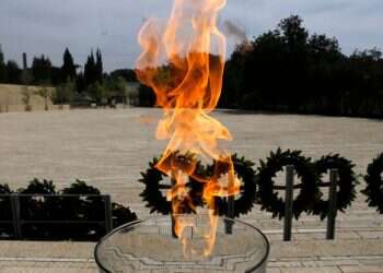 המשואה לזכר הנספים ברחבת יד ושם. צילום: AFP מוצאי יום השואה: ארבע הערות על זיכרון