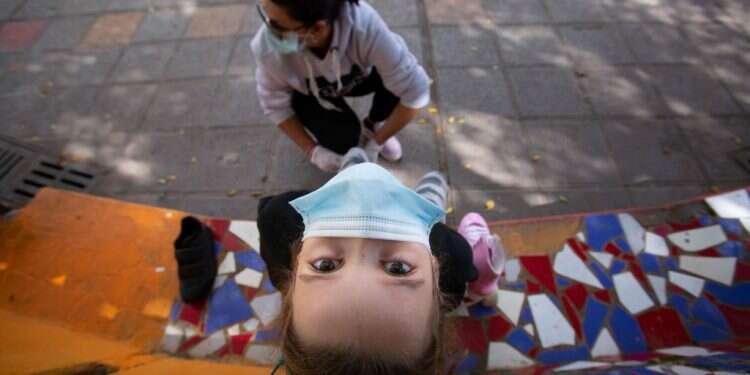 ספרד לאחר העוצר. צילום: EPA משבר הקורונה מציג: קלונם של המומחים