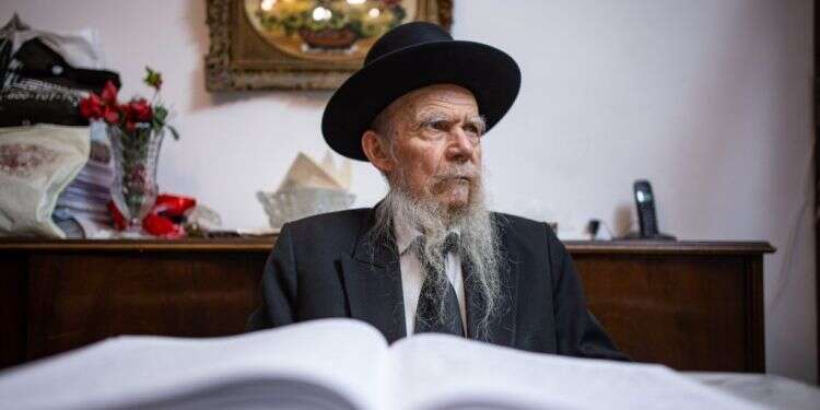 הרב גרשון אדלשטיין. צילום: פלאש 90 המחדלים מאחורי התפרצות הקורונה בחברה החרדית