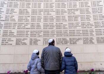 ההבדל בין "שואה" ל- "הולוקוסט"