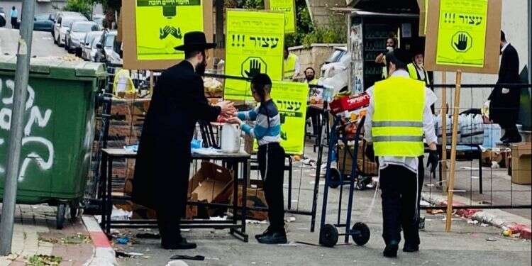 מי שלא מכיר את העיר עלול לטעות. בני ברק. צילום: אריאל שנבל באבחת חרב, עיר שלמה מקדשת את הבית פנימה