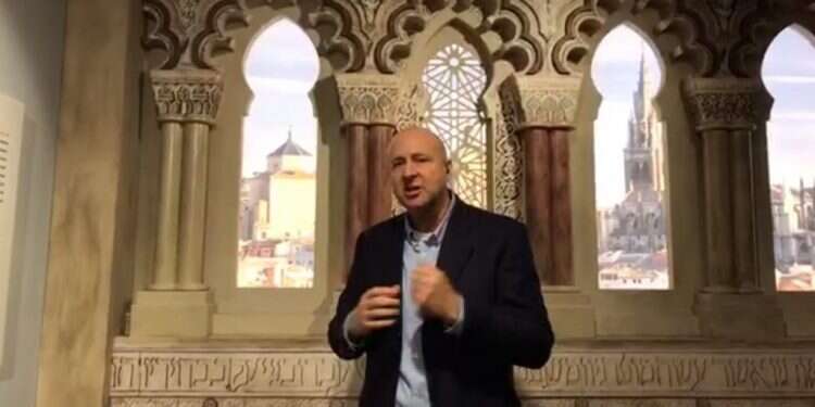 מיוחד: סיור בין 21 בתי כנסת מהארץ ומהעולם