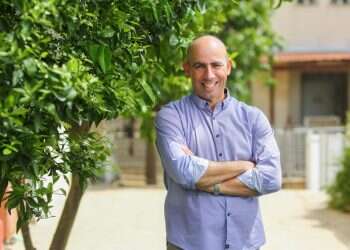 "אנחנו קרובים לילדים שלנו אבל אנחנו לא חברים שלהם"