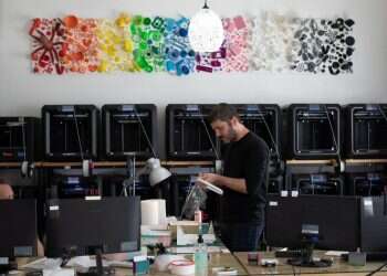 היזמים שמדפיסים ציוד רפואי למחלקות הקורונה