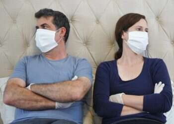 אילוסטרציה. צילום: שאטרסטוק קו חם לגישור מנסה להתמודד עם מבול סכסוכי הקורונה