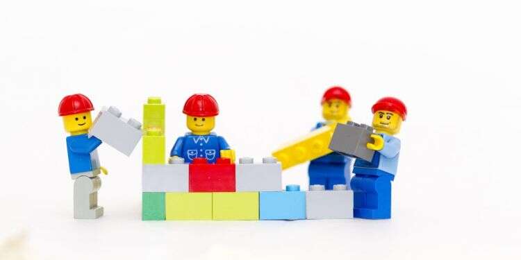 עם הלגו אפשר לברוא עולם חדש