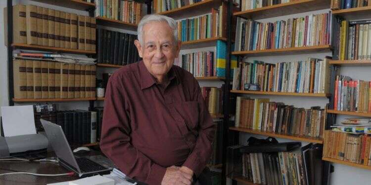 לחם כמפקד כיתת מקלעים במלחמת השחרור. חנוך ברטוב, 2008. צילום: רובי קסטרו הסופר של דור תש"ח