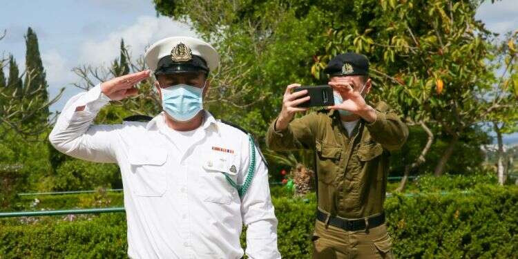 צילום: יוסי אלוני "איקאה פתוחה אבל מבטלים את יום הזיכרון": פוליטיקה וחיים בקריית שאול