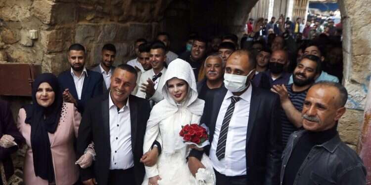 הפתרון הקטארי לבעיית הרווקות בעזה