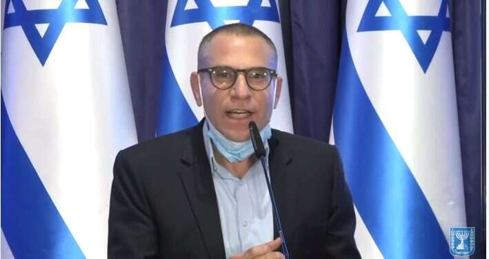 מנהל רשות המיסים ערן יעקב במסיבת עיתונאים. צילום: לע בנקאים יקרים, את ההפסדים הגדולים גרמתם לעצמכם