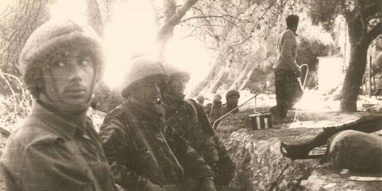 רגע לפני ההסתערות על אוגוסטה ויקטוריה מהר הצופים. צילום: באדיבות חיים כהן