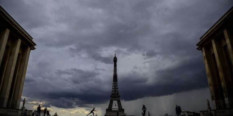 צילום: AFP צרפת: בקהילה היהודית מדווחים על 2,000 קורבנות קורונה